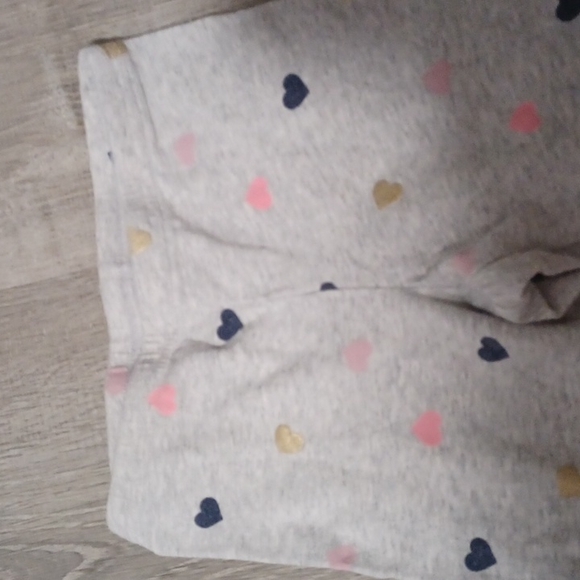 Old Navy and Cat & Jack full length graphic heart leggings size 6-7 - Picture 6 of 9